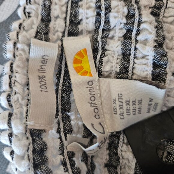 Women's 100% Linen Striped Smocked Off The Shoulder Top Size XL C&C California - Picture 3 of 6